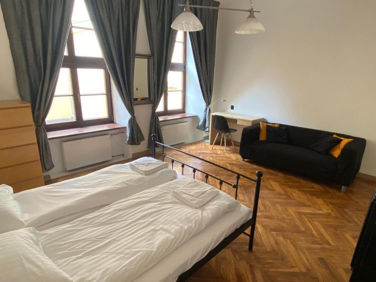 Main Square 18 King Apartament كراكوفيا المظهر الخارجي الصورة
